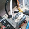 Pompa de Apă Originală Hako pentru Mașini de Curățat, 24V Curent Continuu, Compatibilă cu Seria Hakomatic și Scrubmaster