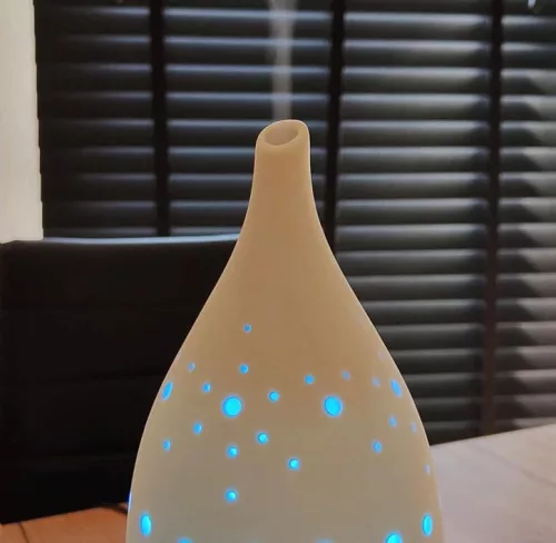 Difuzor de Aromă Kala iFRESH Vaso - Carcasă din Ceramică Albă, Control prin Aplicație, Capacitate 60 ml