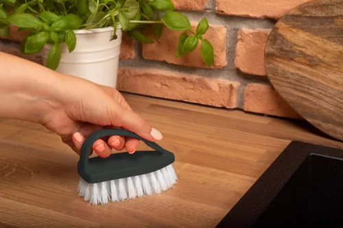 Perie de Curățare în Formă de Fier MAXI - YORK, Dimensiuni 7x9x15 cm, Material Plastic, Pentru Suprafețe Dure